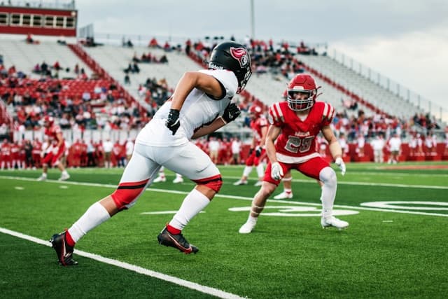 Defensive spelare i the secondary som täcker offensiv wide receiver